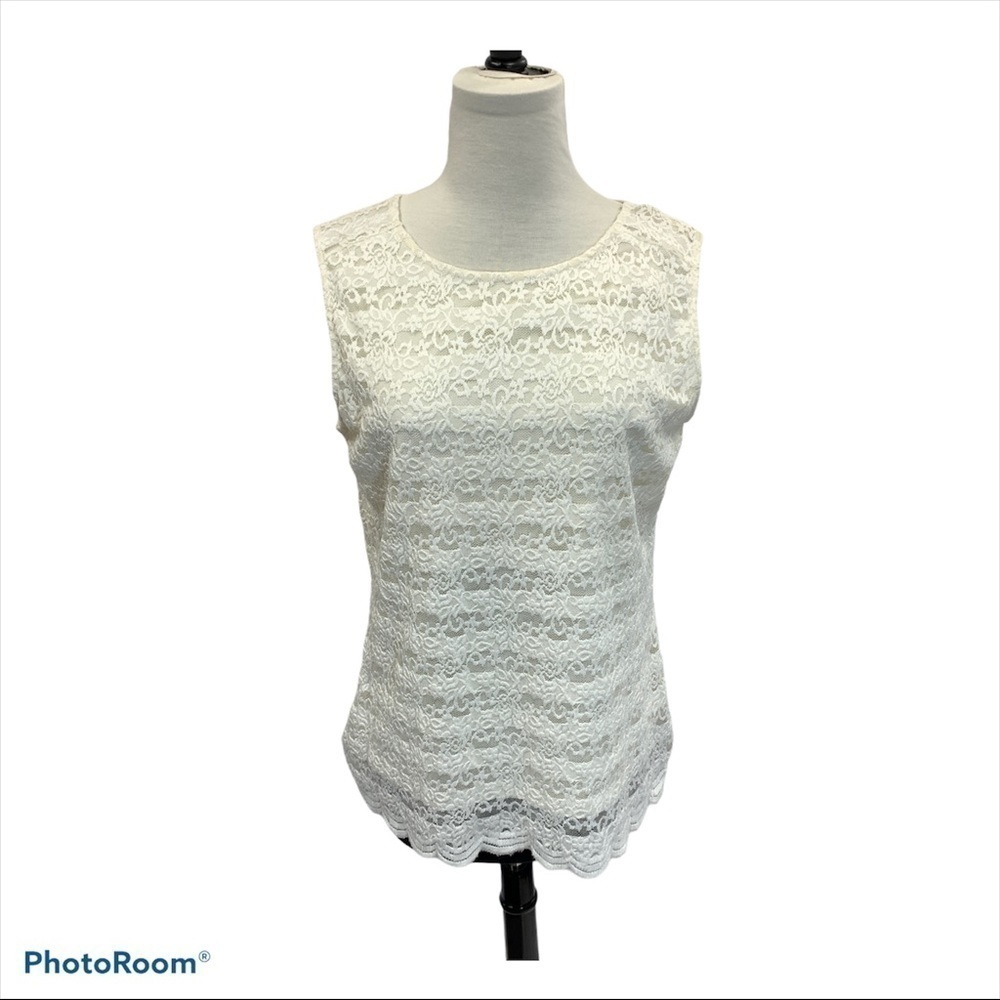 Women’s Roz & Ali cream lace top, shirt.  Pull over. Large